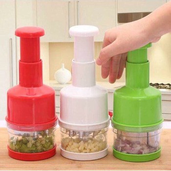 Dụng cụ dập tỏi ớt