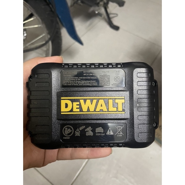 DCB240-b1 Pin dẹp 18/20v 4.0Ah Chính hãng Dewalt