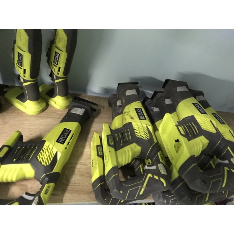 Cưa kiếm 18v Ryobi RRS1810