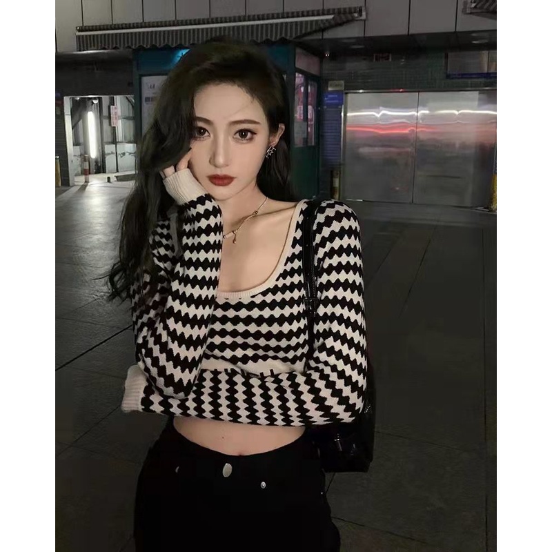 Áo Croptop Dệt Kim Tay Dài Hoạ Tiết Kẻ Sọc Thiết Kế Ngọt Ngào