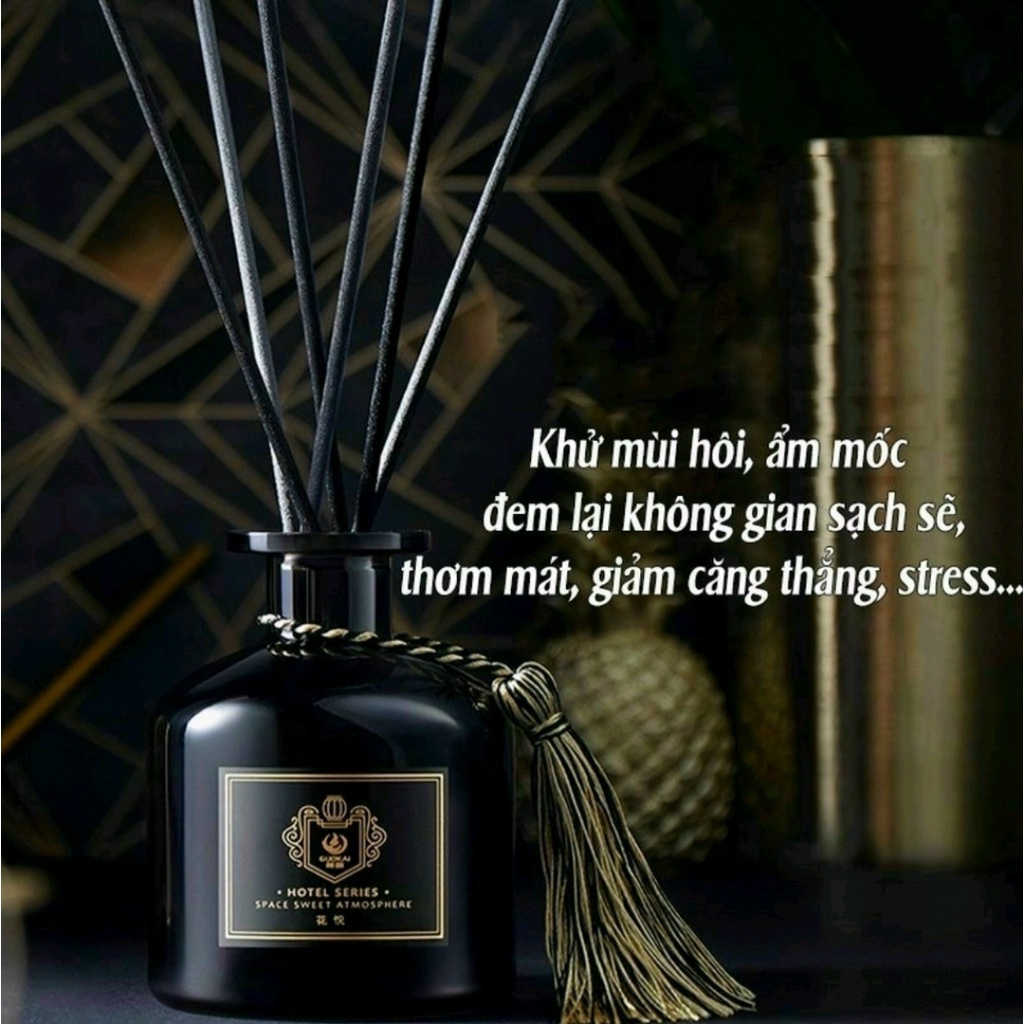 Tinh Dầu Thơm Phòng Que Gỗ Tự Khuếch Tán Mùi Hương Khử Mùi Lọ Màu Đen Kèm Tua Rua Sang Trọng 50ML