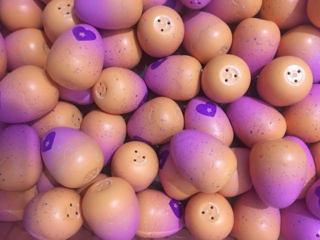 Trứng hatchimals mùa 4 xoa nở thú phát sáng