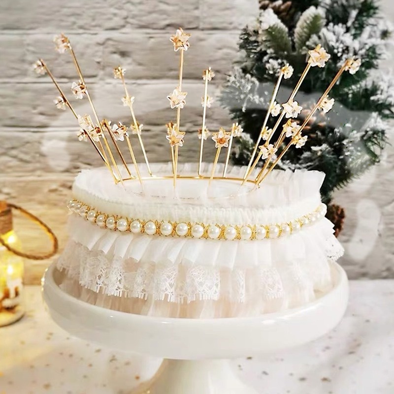 Khuôn Làm Bánh 8 Inch Kiểu Ren Có Đính Ngọc Trai Và Lông Đà Điểu