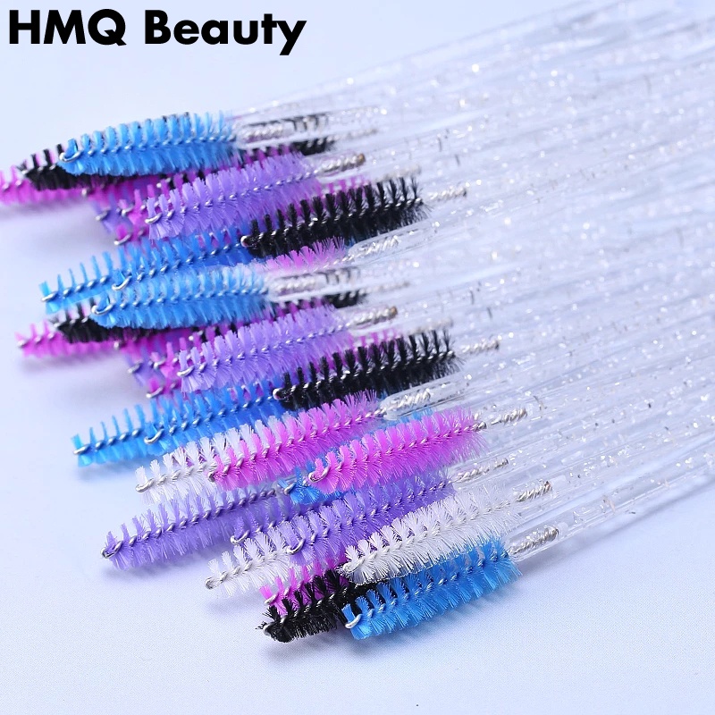 Năm mươi bút lông mày pha lê với một lần Kim cương giữ Mascara và một cây đũa thần gắn liền với lông mi