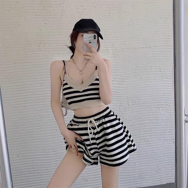 Đồ măc nhà, đi du lịch - Set kẻ croptop 2 dây siêu HOT