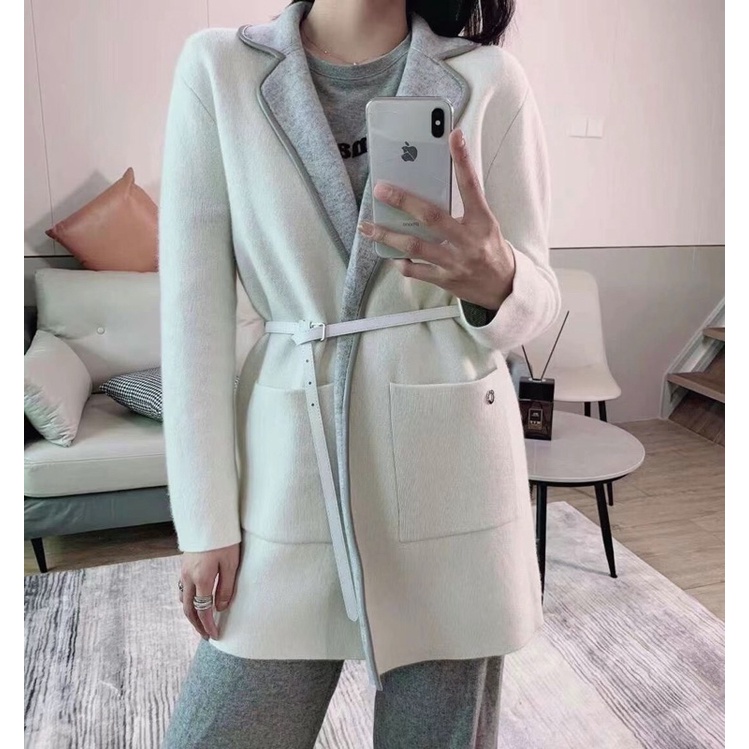 Áo dáng vừa thắt lưng ngược mặc được hai kiểu siêu tiện lợi. | BigBuy360 - bigbuy360.vn