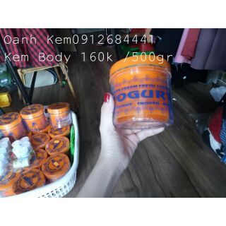 Kem body siêu trắng da