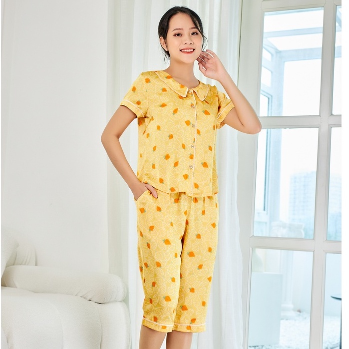 Bộ pijama lụa quần lửng áo cộc tay Việt Thắng nữ họa tiết - B46.2206