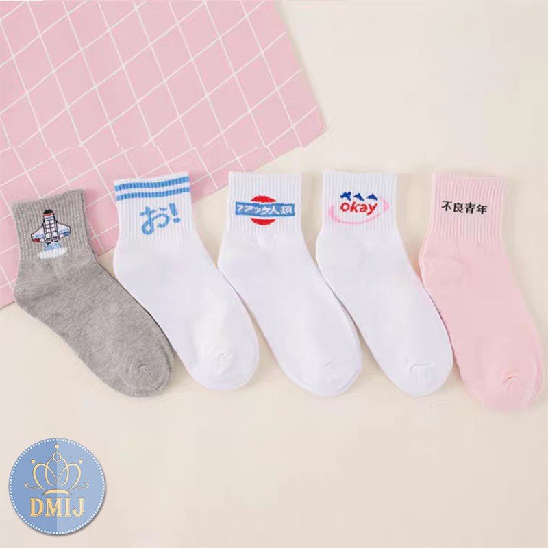 Tất nữ cổ cao phong cách hàn quốc họa tiết hoạt hình nhật bản