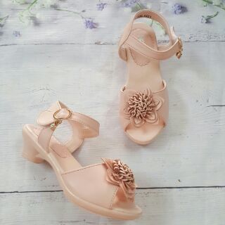 Sandal gót 3p đính hoa cho bé gái