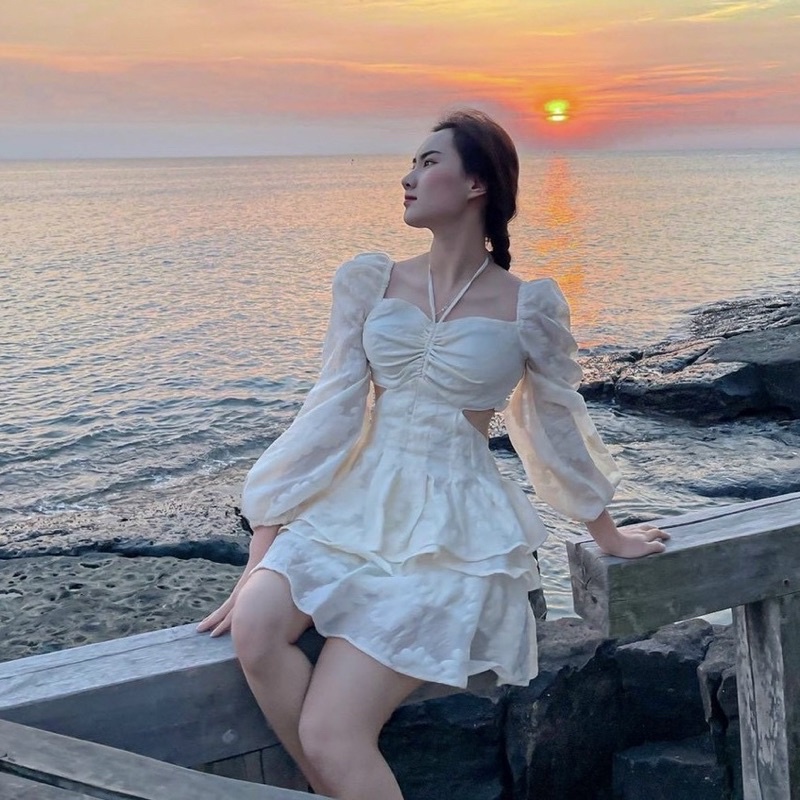 Đầm Trắng Hoa Nổi Rút Ngực Khoét Eo🦋FREESHIP🦋