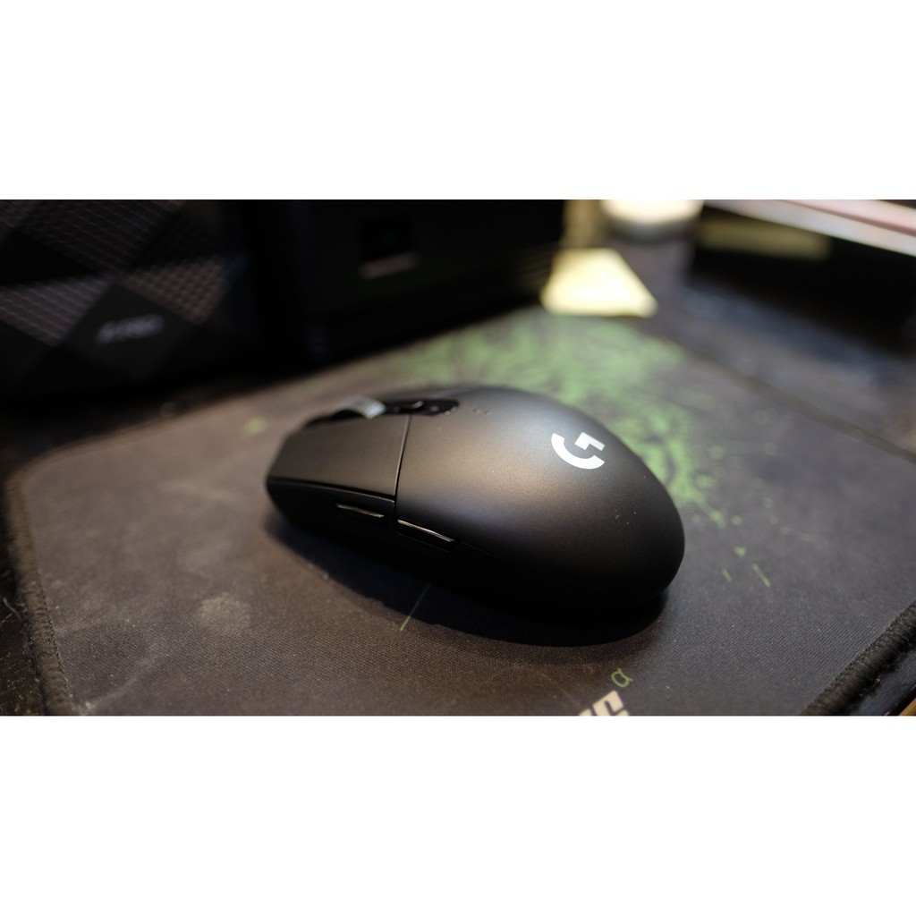 Logitech G304 Lightspeed Chuột game không dây Hero Sensor max 12.000DPI - Chính hãng