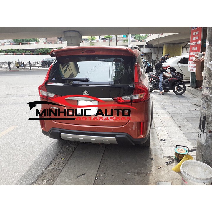 Đuôi gió cho xe Suzuki XL7 sơn sẵn