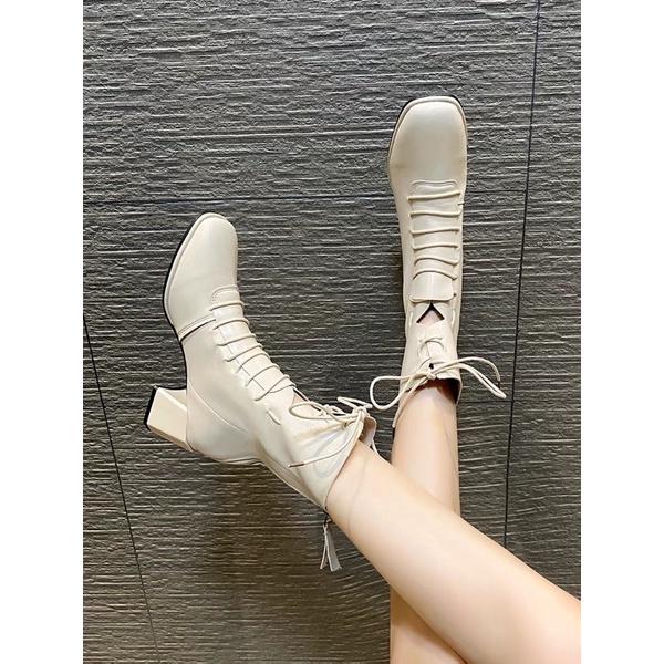 Giày boots cao gót đế dày ống giữa trend2021