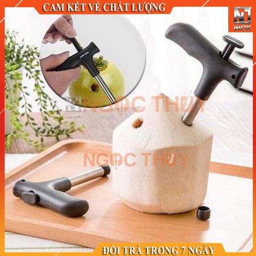 Dụng cụ khui dừa siêu nhanh