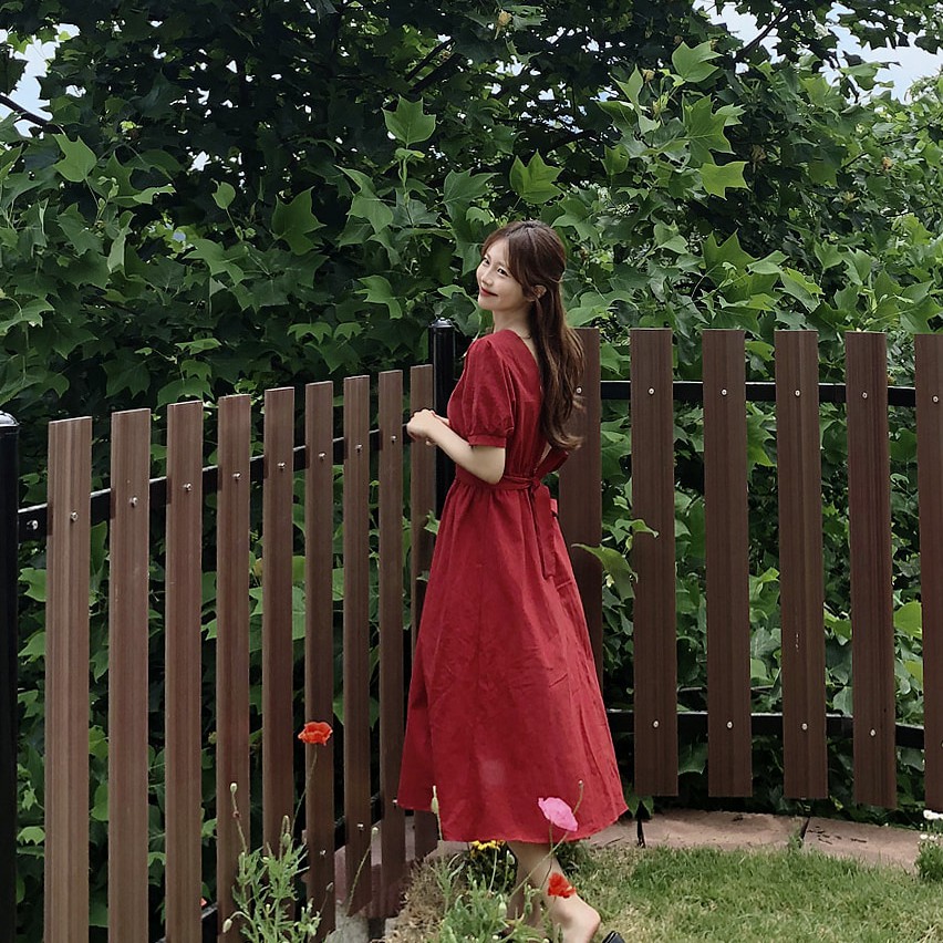 Đầm Midi Tay Ngắn Cổ Tròn Màu Đỏ 34700