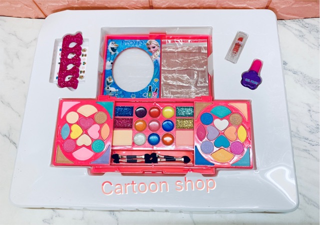 Hộp trang điểm phấn thật sơn móng tay Elsa