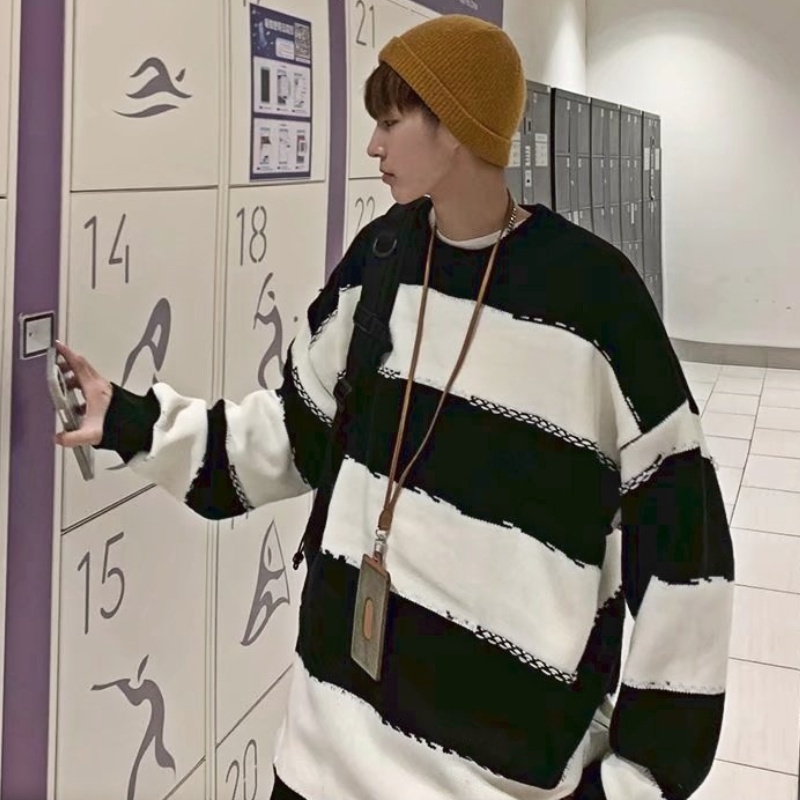 Áo sweater cổ tròn tay dài dáng rộng kẻ sọc thiết kế rách phong cách Hàn Quốc cá tính cho nam