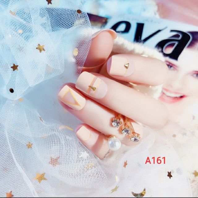 7 Móng tay giả