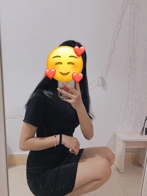 Đầm sườn sám thêu sao cách tân