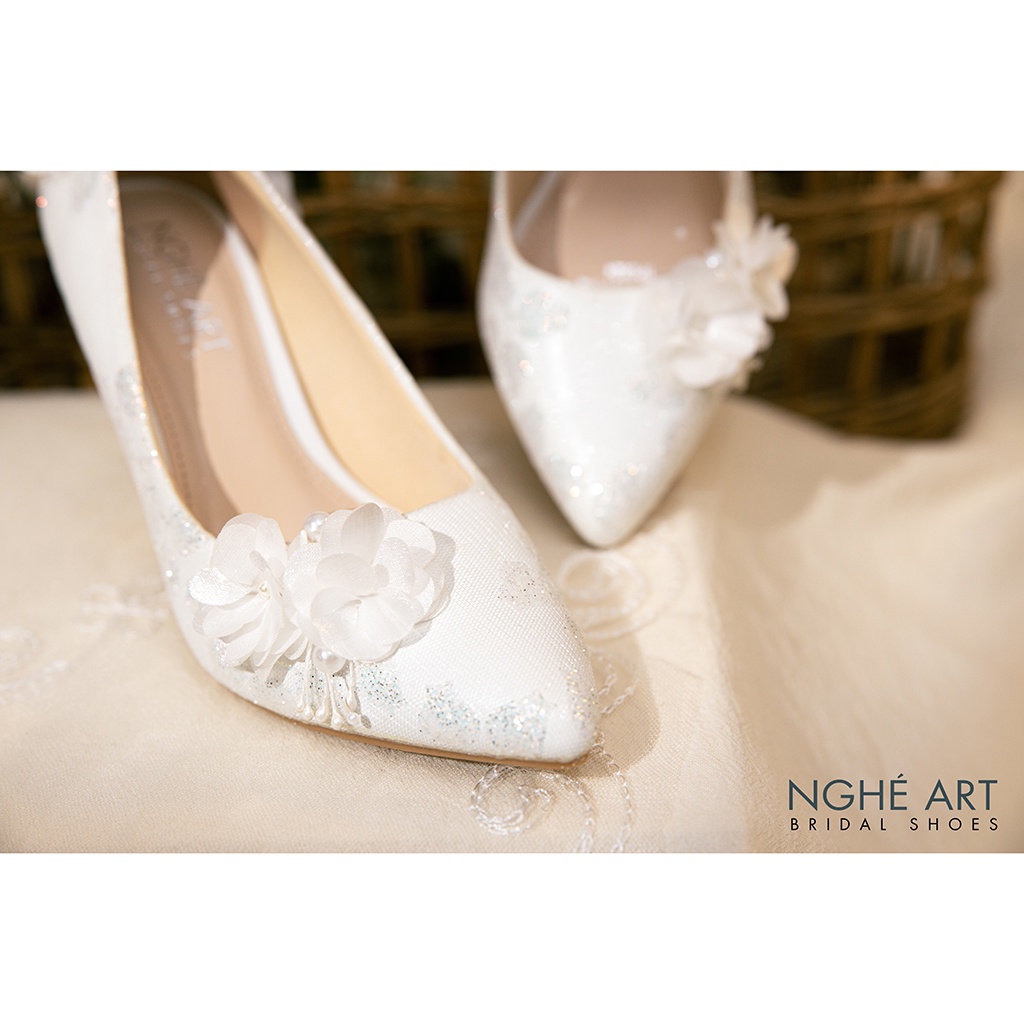Giày cưới Nghé Art handmade ren kim tuyến đính hoa xếp 362