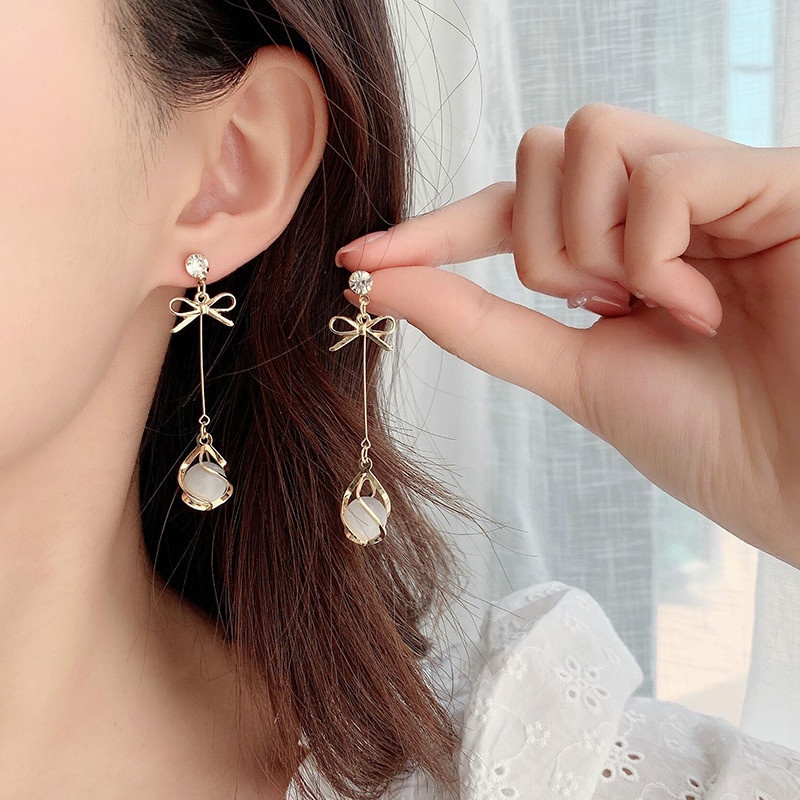 Bông Tai Hình Dấu Chân Mèo Đính Đá Opal Thời Trang Hàn Quốc