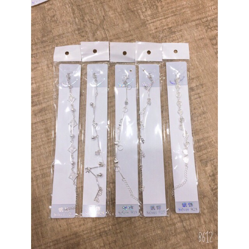 Lắc chân đủ mẫu