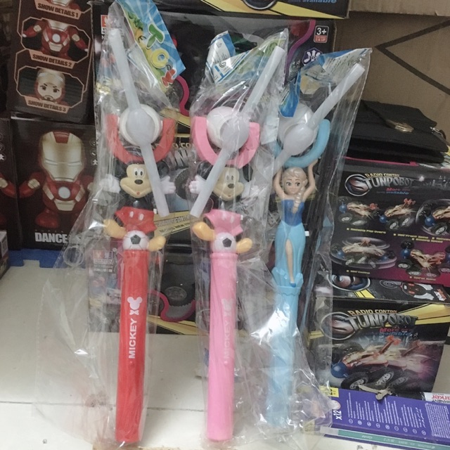 Gậy chong chóng nhiều hình có đèn và nhạc cho bé