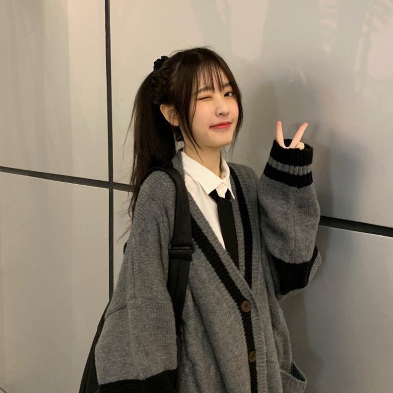 Áo Khoác Len Áo Cardigan Len Xám 2 Túi Nữ Dáng Rộng Freesize Cài Cúc Phong Cách Hàn Quốc