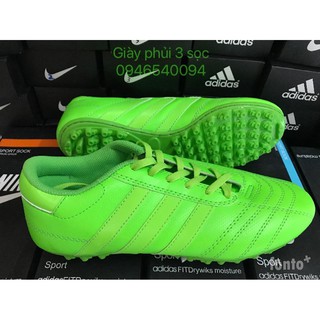 Giày đá bóng 3 sọc chính hãng