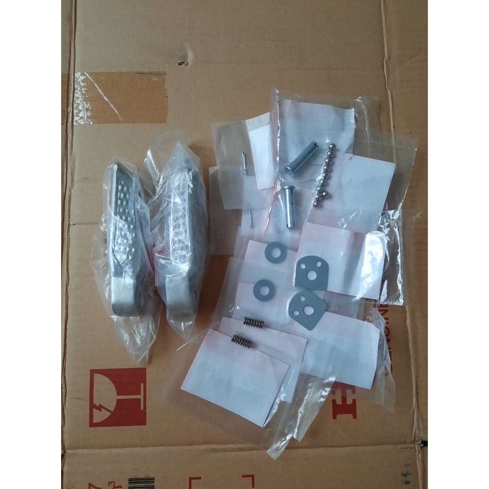 GÁC CHÂN SAU, ĐỂ CHÂN SAU VISION 2021 ZIN HÃNG