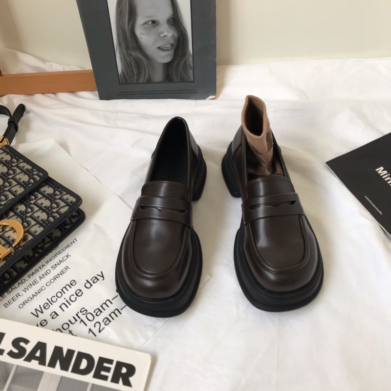 Giày loafer búp bê basic không quai đế cao mũi tròn Yannie Lolita