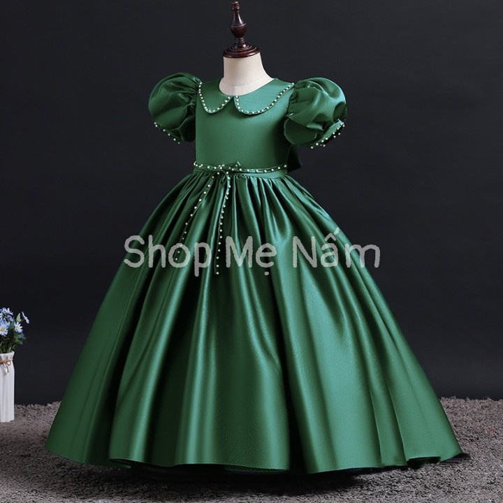 Váy công chúa đính viền ngọc