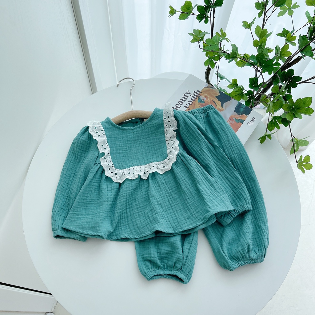 Bộ quần áo dài tay cho bé gái chất liệu xô musslin 2 lớp, mềm mịn, phù hợp với trẻ nhỏ B056