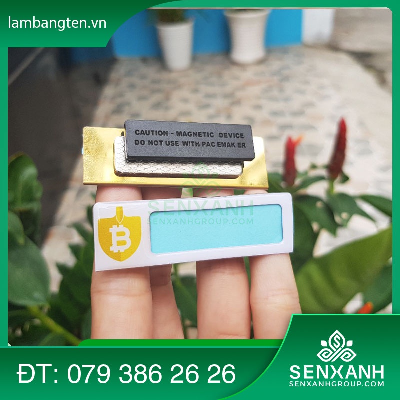Thẻ tên nhân viên, Bảng tên nhân viên nam châm