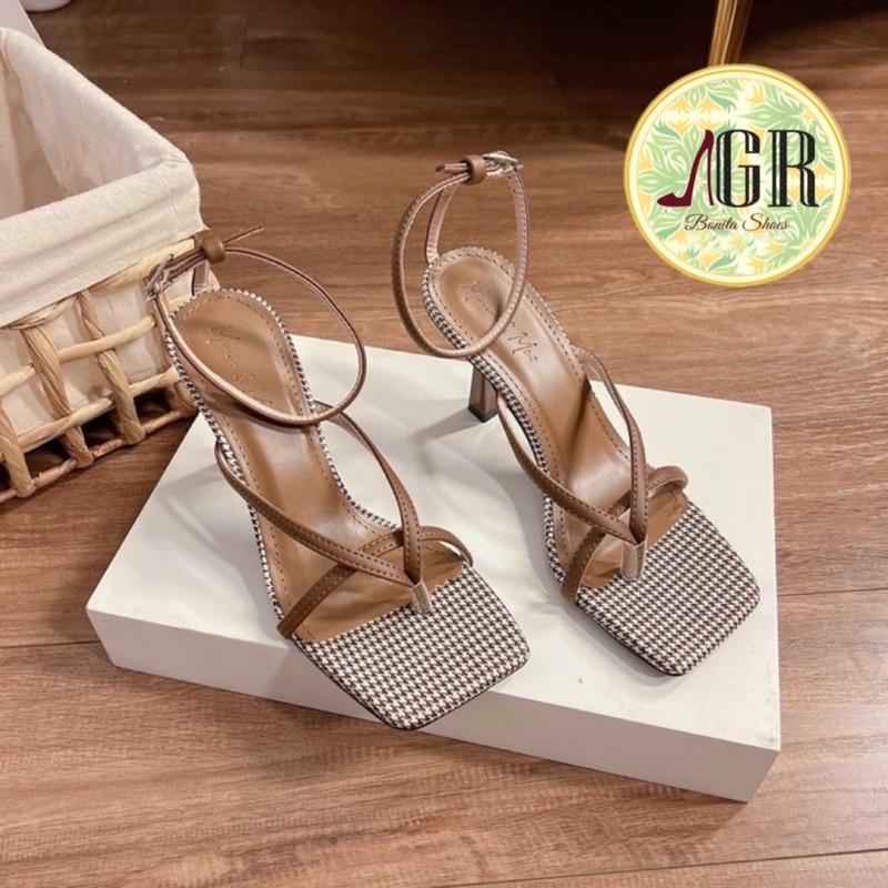 Sandal kẹp 3 dây phối lót màu sọc gót nhọn 6p
