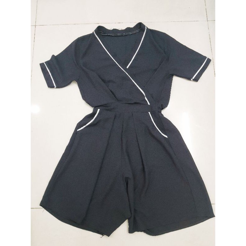 [Thanh lí] Jumpsuit đen trơn viền trắng