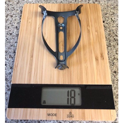 Gọng bình nước bằng nhôm hiệu Supacaz Fly Cage Ano 18g, hàng chính hãng