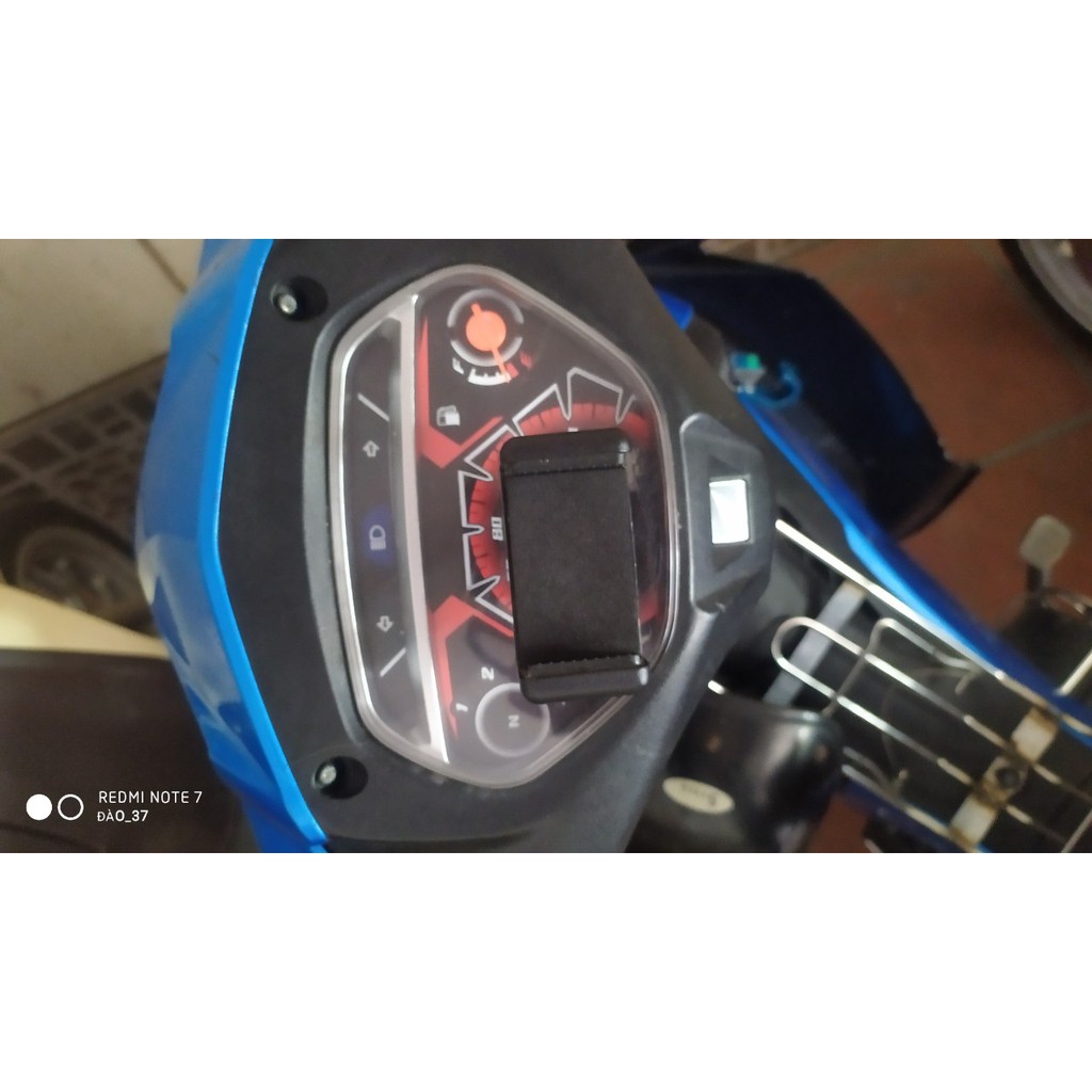 Kẹp điện thoại gắn mặt đồng hồ keo 3M siêu chắc | BigBuy360 - bigbuy360.vn