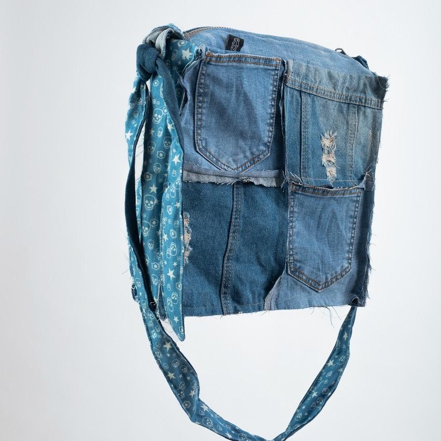 Túi Đeo Chéo Thời Trang Handmade 4 Patchs - Musty House