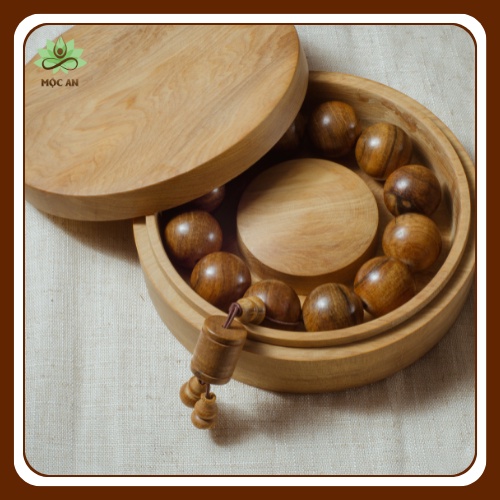 Vòng tay gỗ bách xanh thơm ngọt nhẹ nhàng thu hút tài lộc