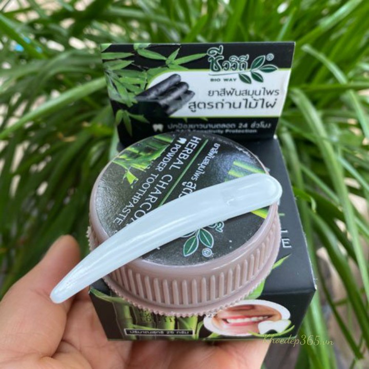 Kem Đánh Răng Than Tre Herbal Charcoal Thái Lan 25g