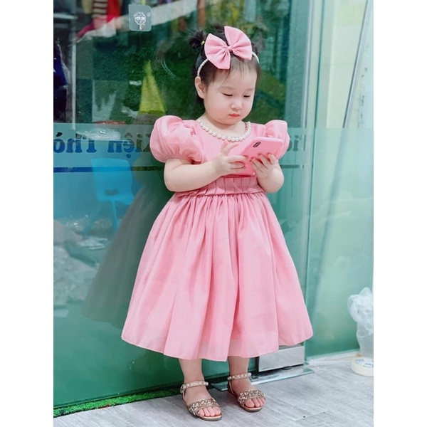 Đầm Hồng Tiểu Thư Kèm Cài Cho Bé