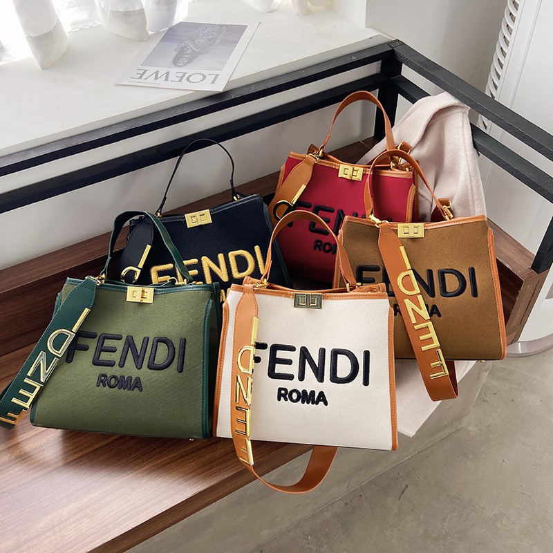 Túi mua sắm FENDI cỡ A4 màu sắc tương phản thời trang mùa hè 2021