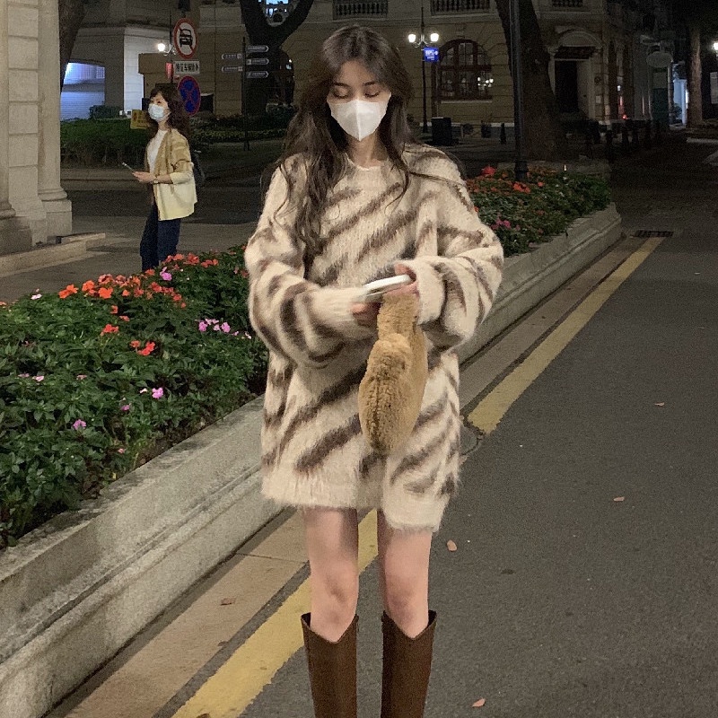 Áo Sweater Lông Cừu Dáng Rộng Họa Tiết Kẻ Sọc Thời Trang Thu Đông Phong Cách Mới Cho Nữ