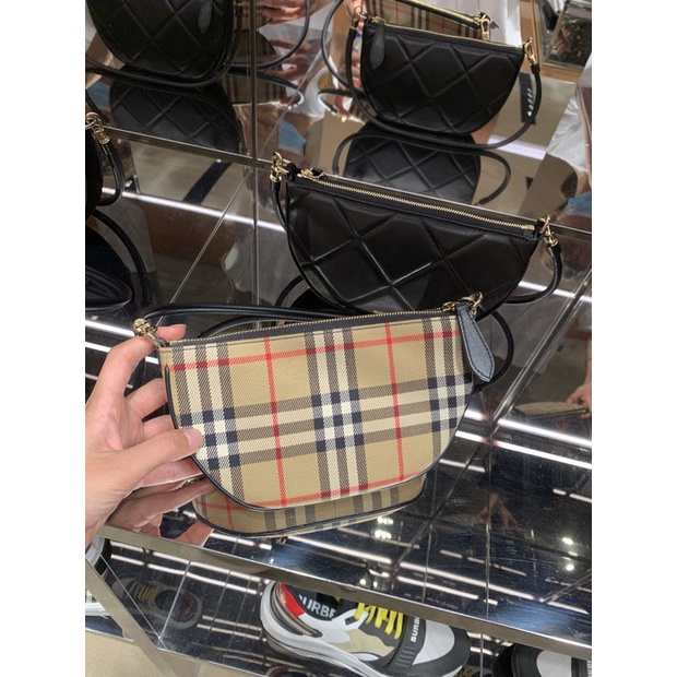 Túi kẹp nách Burberry