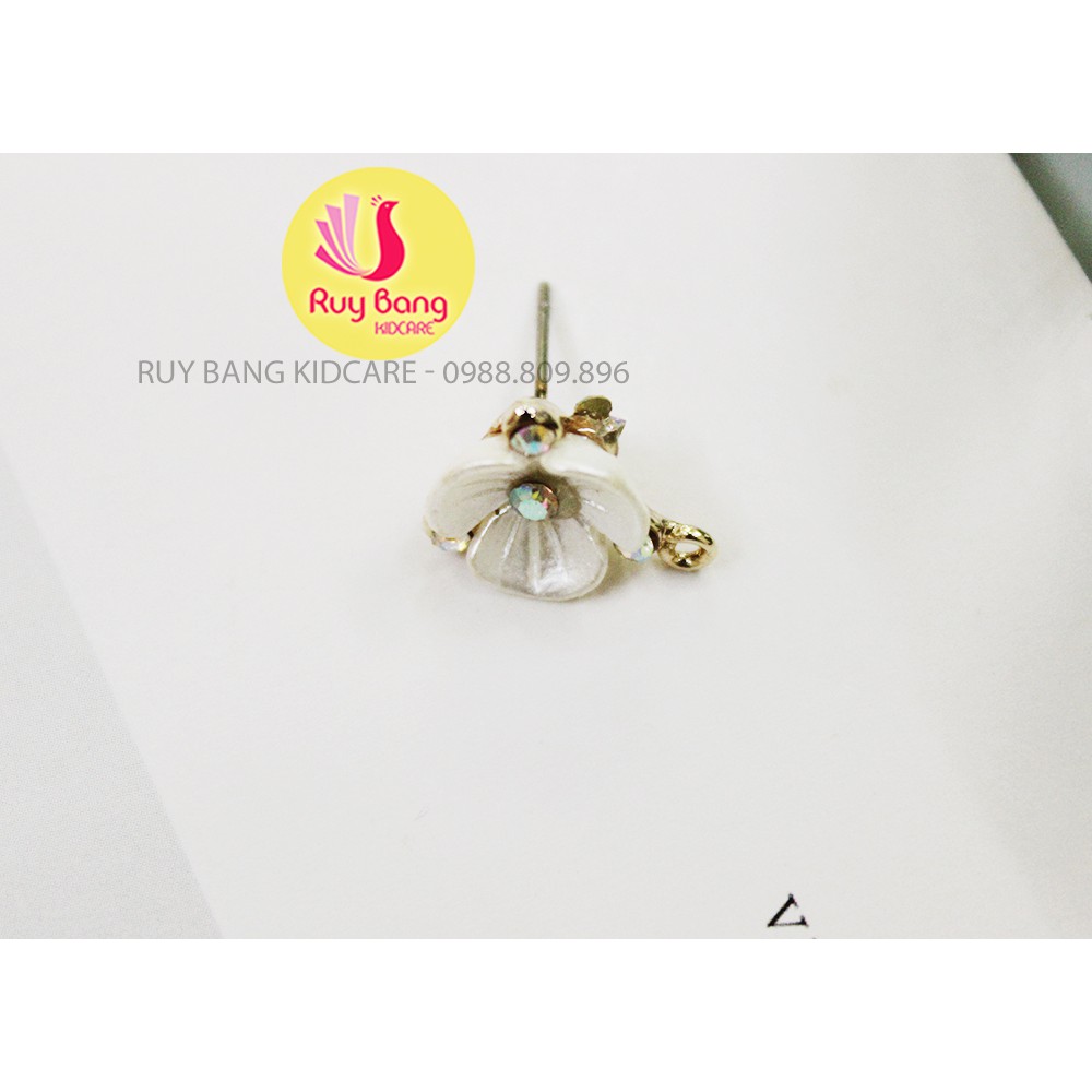 Cành lá kim loại, center đá đính hoa vải handmade