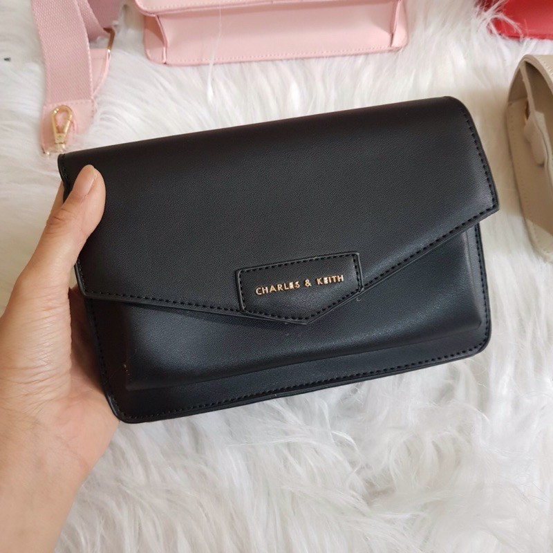 Đồng giá 99k, hàng có số lượng, ai thích màu gì thì nhắn tin cho shop