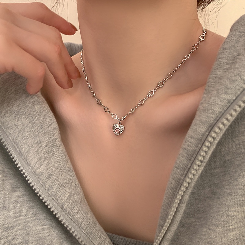 Vòng cổ Mặt Trái Tim Đính Đá Hồng