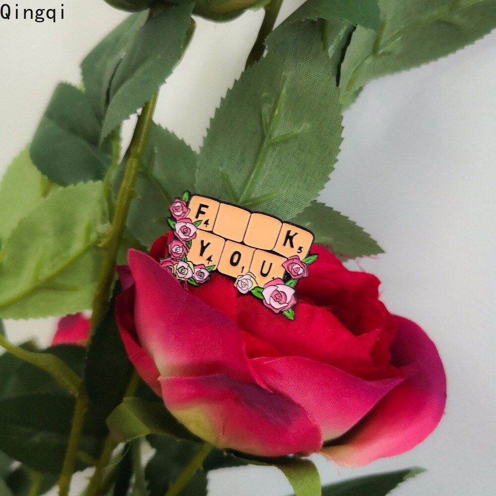 Ghim cài áo Miss Zoe hình hoa hồng/ bàn phím hoạt hình dễ thương